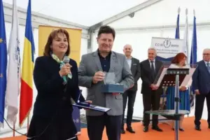 plagiatorii și-au dat diplome