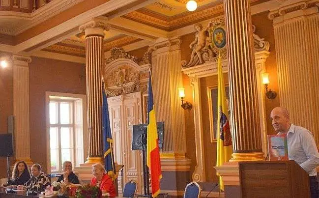 Lansarea volumului „ATITUDINI și CONFESIUNI” și Expoziția de fotografie dedicată Jocurilor Olimpice de Iarnă de la Beijing - două evenimente culturale de excepție