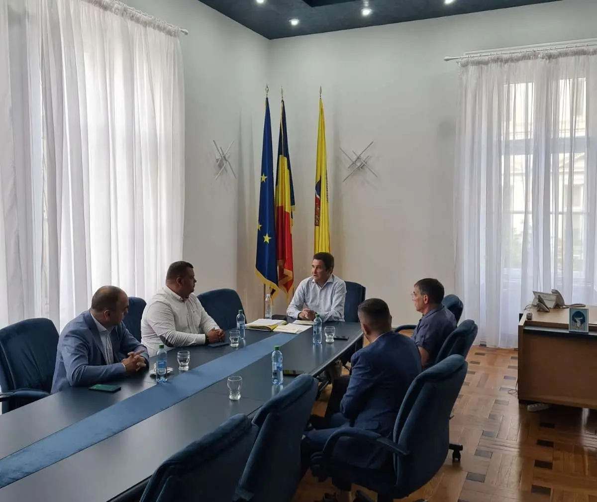 Mediate de Bibarț, negocierile dintre potențialii investitori și Meszar au intrat pe un făgaș relativ normal. „Rugăm înțelegere și răbdare din partea suporterilor și iubitorilor UTA-ei” - este apelul „Grupului Apreutese”