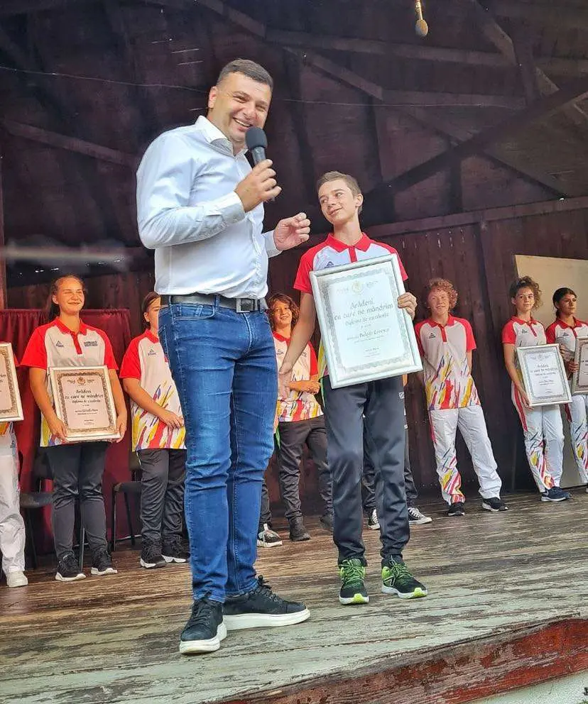 Sergiu Bîlcea iar și-a lipit imaginea de merite la care nu a contribuit cu nimic