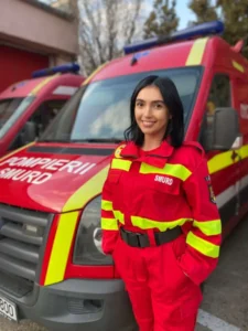 andreea marta - voluntar isu