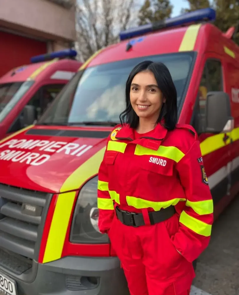 andreea marta - voluntar isu