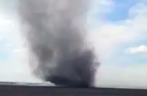 o mini-tornadă (fenomen tot mai
