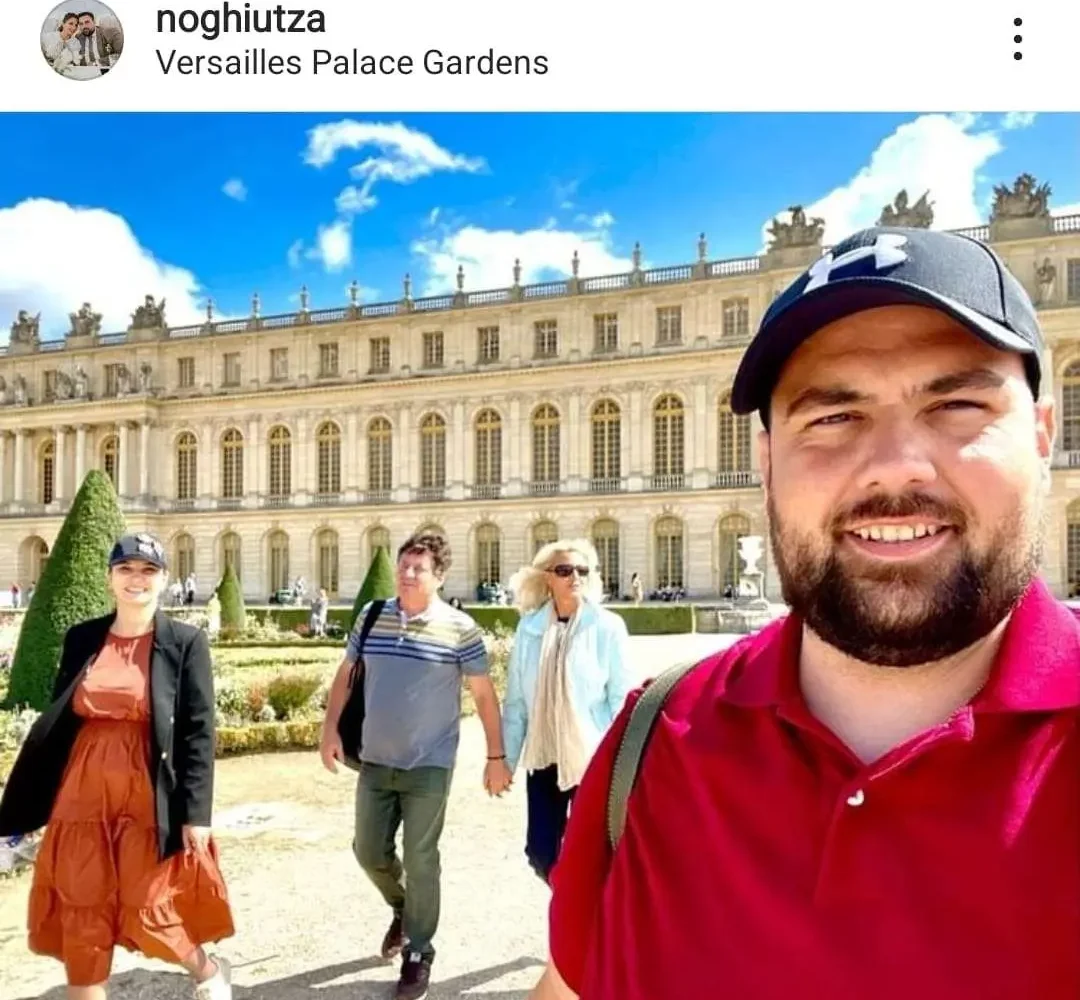toată lumea e la țebea