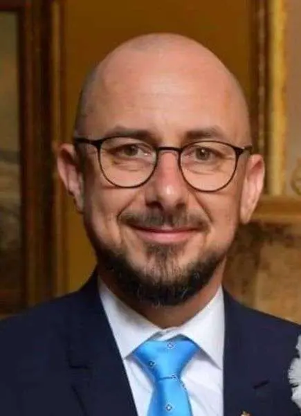 „Alumni U.V.V.G. Arad” prezintă absolvenți ai universității: Mihai Săcui, președintele Asociației Jacques Faix și doctorand în sociologie