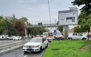 impactul dintre un mercedes