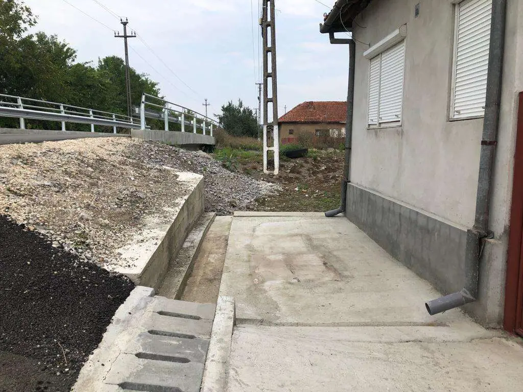 [ACTUALIZARE 2] Altă PREMIERĂ! CAUZA „Doamna Florea vs. Primăria Comunei Gurahonț” l-a urcat, pe cel mai inutil pod din Țara Moților, pe primul judecător din istoria contemporană care a efectuat o CERCETARE LA FAȚA LOCULUI