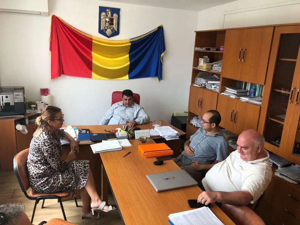 [ACTUALIZARE 2] Altă PREMIERĂ! CAUZA „Doamna Florea vs. Primăria Comunei Gurahonț” l-a urcat, pe cel mai inutil pod din Țara Moților, pe primul judecător din istoria contemporană care a efectuat o CERCETARE LA FAȚA LOCULUI