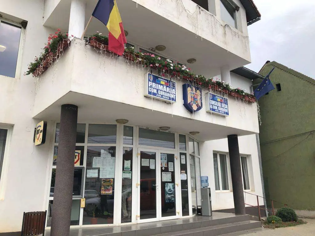 [ACTUALIZARE 2] Altă PREMIERĂ! CAUZA „Doamna Florea vs. Primăria Comunei Gurahonț” l-a urcat, pe cel mai inutil pod din Țara Moților, pe primul judecător din istoria contemporană care a efectuat o CERCETARE LA FAȚA LOCULUI