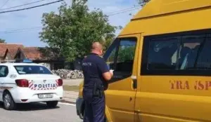 autovehiculele care efectuează transportul elevilor