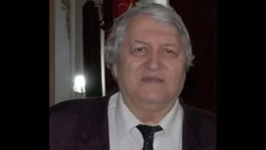 s-a stins din viață profesorul