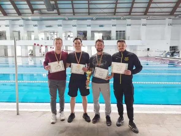 Polițiștii arădeni, pe podium la etapa finală a Campionatului de Înot al MAI