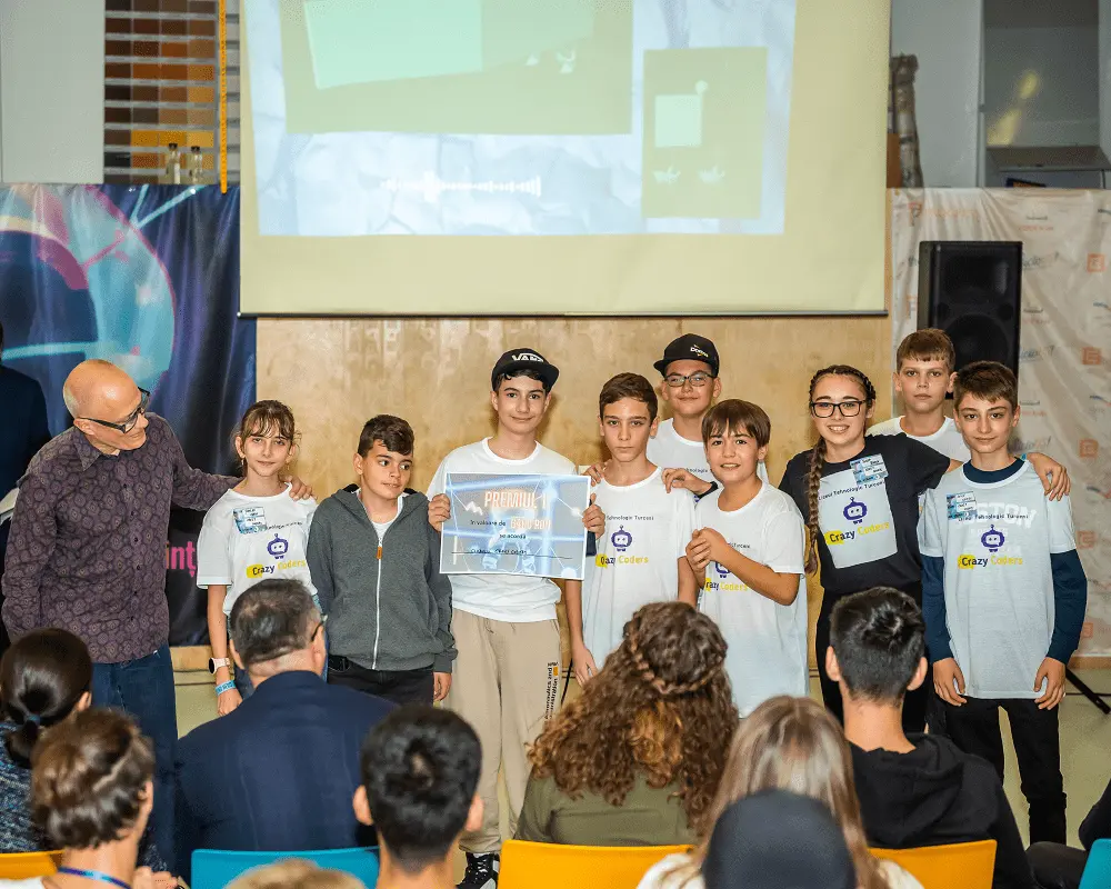 WALL-E, robotul care curăță râurile de deșeuri, inventat de copii de 11 ani coordonați de o adolescentă 