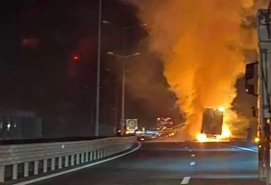 incendiu automarfar a1 2 1