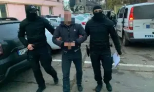 la 14 ani