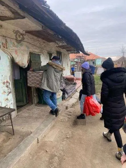 Implică-te și tu! Campania „Dăruiește unui om mai puțin norocos”