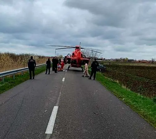 Deja parcă asităm la un TIPAR: alți ȘASE oameni au ajuns la UPU după ce mașinile în care se aflau s-au ciocnit între Iratoșu și Variașu Mic
