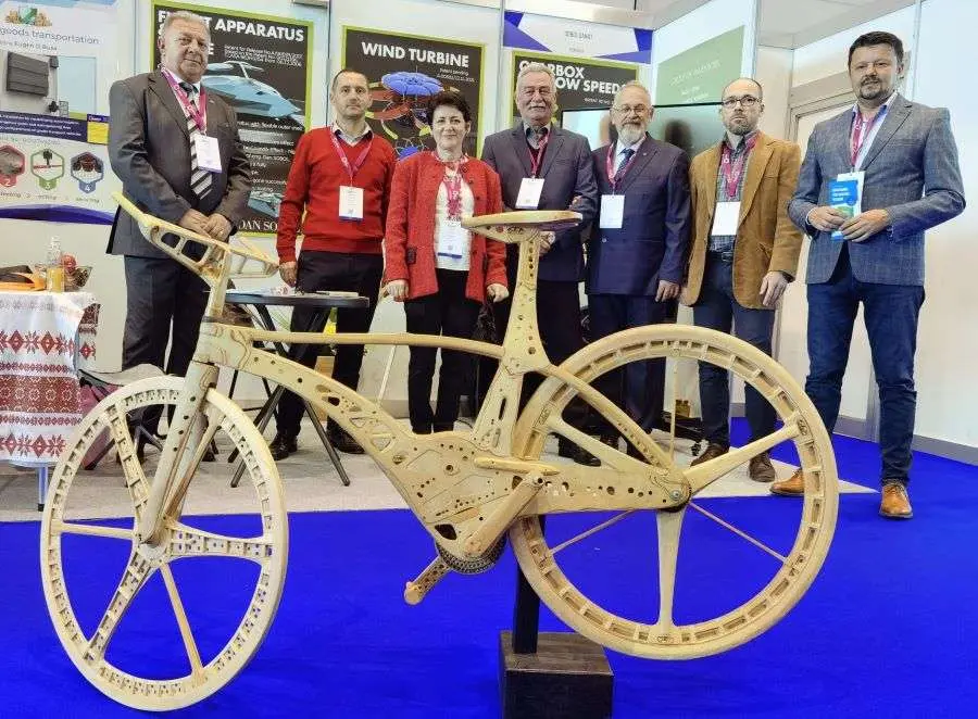 [ACTUALIZARE] Inventatorii arădeni se întorc de la Salonul Mondial de Invenții de la Geneva cu cinci medalii: două de aur, două de argint și una de bronz!