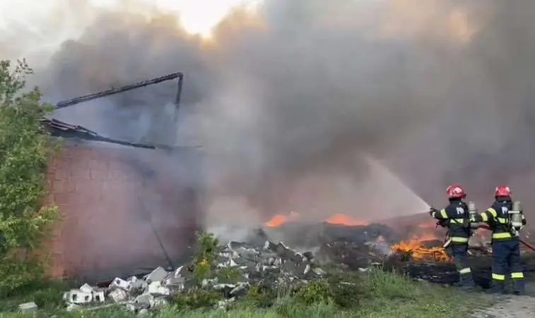 incendiu casa strada campurilor3