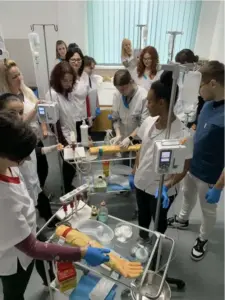 scoala postliceala sanitara arad1