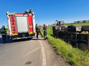 un camion care transporta lapte