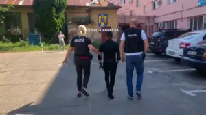 opt persoane au fost reținute