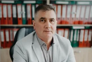 alumni u.v.v.g. arad” prezintă absolvenți