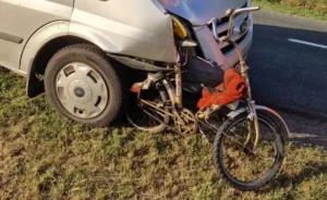 un biciclist de 75