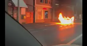 mașină în flăcări pe „șaguna”