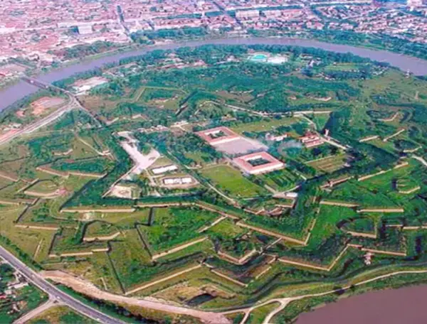 cetatea aradului
