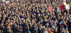 în semn de protest