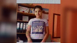 minora de 12 ani