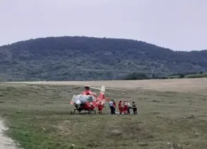 doi bărbați au fost transportați