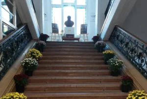 biblioteca județeană a.d. xenopol