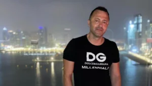 doi dintre cei trei bărbați