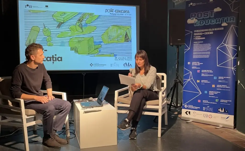 conferința post-educația