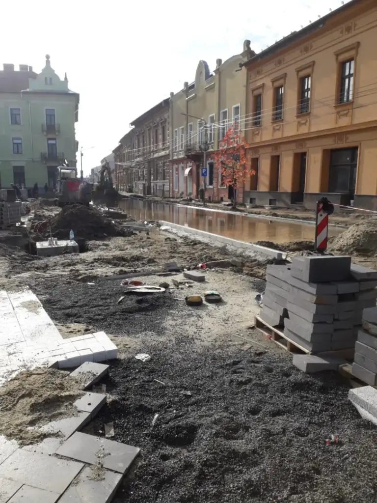 piata catedralei ploaie 1