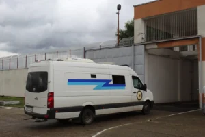 tânăr de 25 de ani