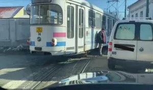tramvai deraiat în centrul vechi