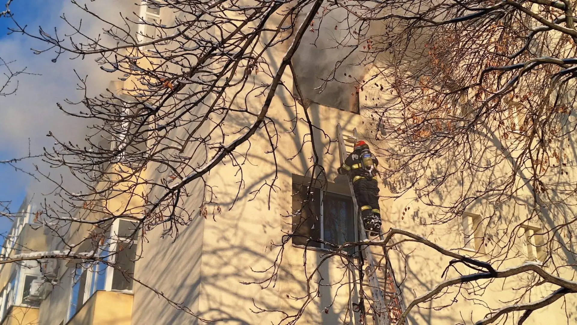 image 2024 01 10 26813064 0 incendiu intr bloc din iasi scaled
