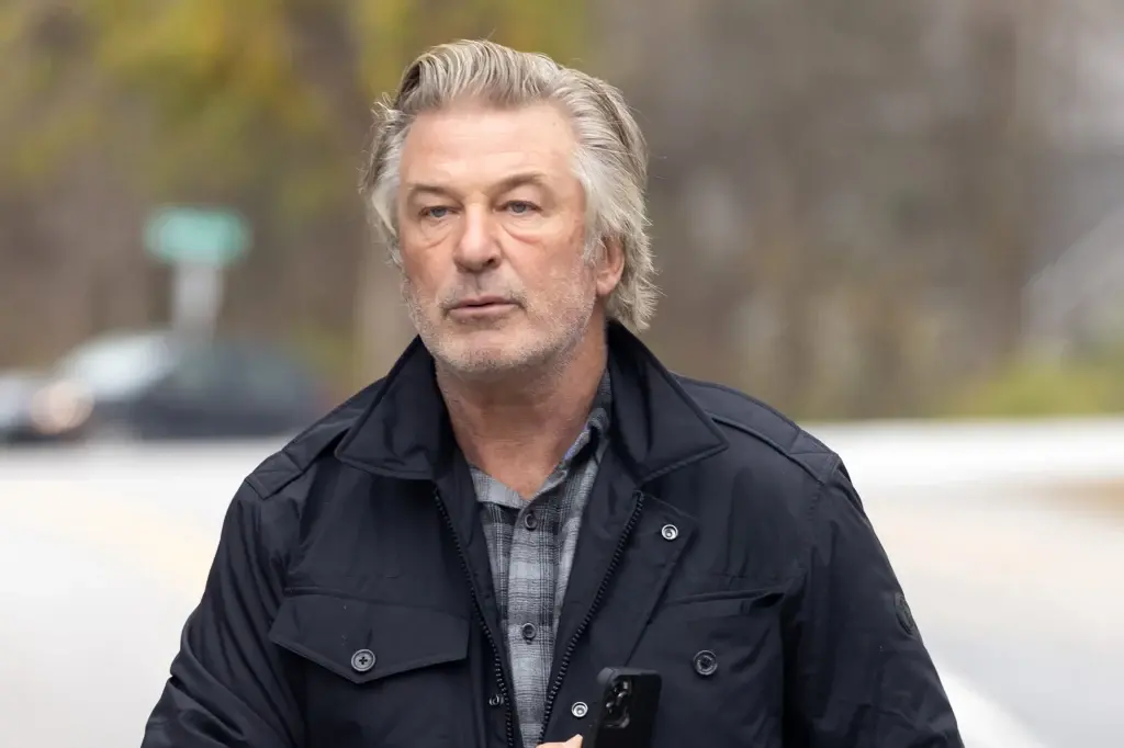 211130 alec baldwin ac 1101p 34a061