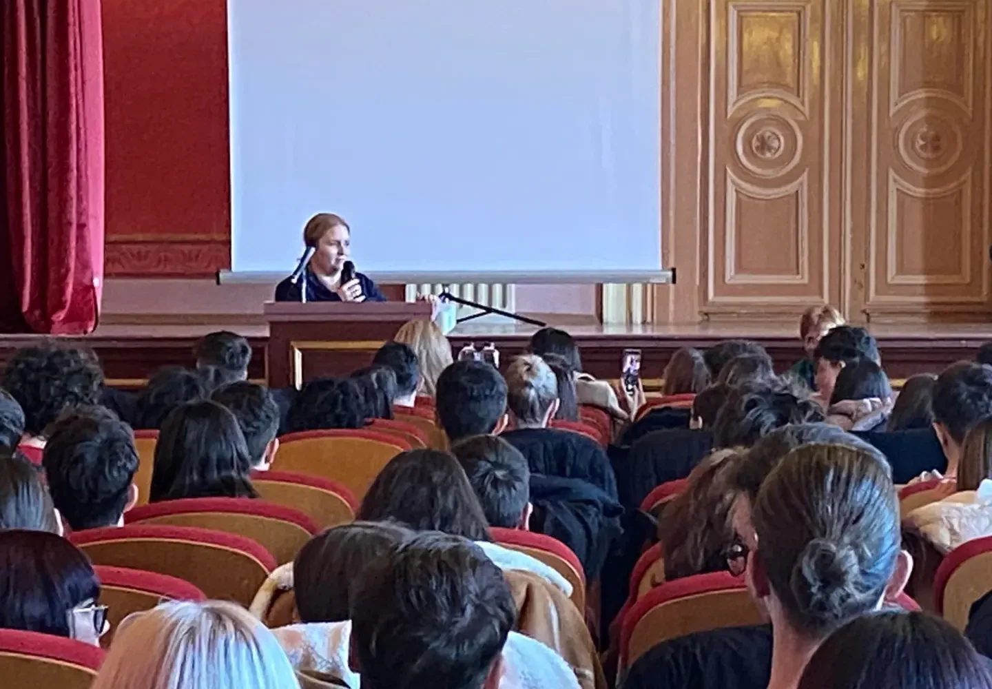 cu prilejul zilei naționale a lecturii