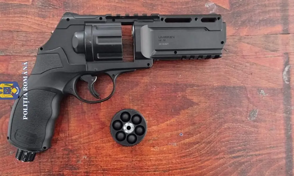pistol