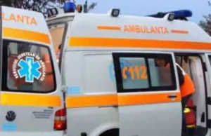 două persoane au fost transportate