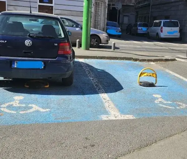 loc de parcare persoane cu handicap