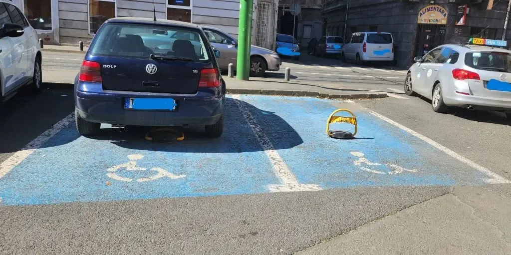 loc de parcare persoane cu handicap