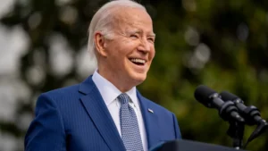 Biden lansează o serie de reguli de mediu în grabă pentru a se asigura că acestea nu vor fi anulate de un nou Congres