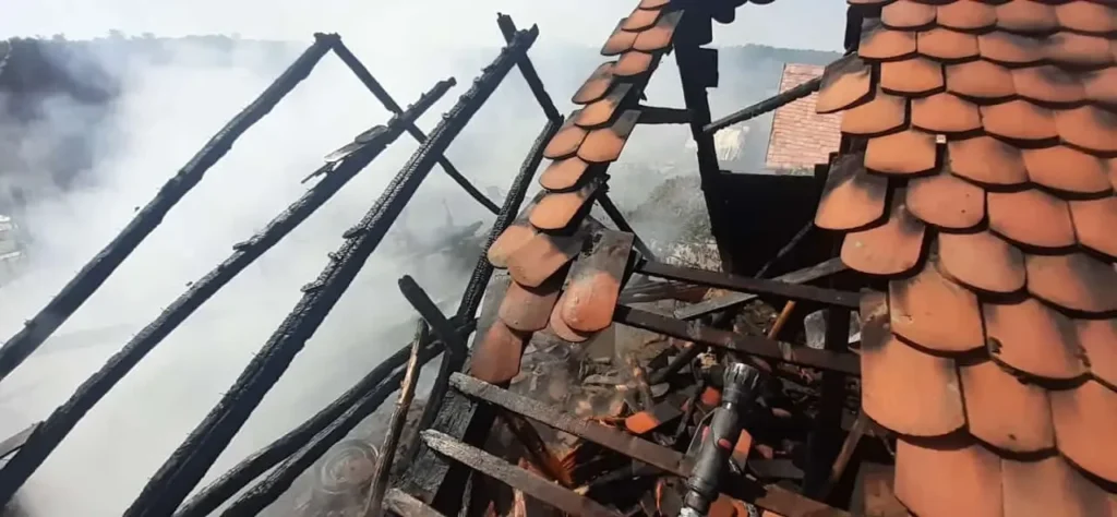 incendiu la o casă din tauț