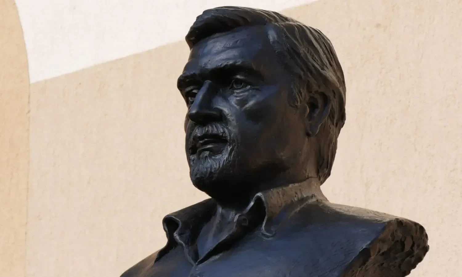 gheorghe mocuta bust