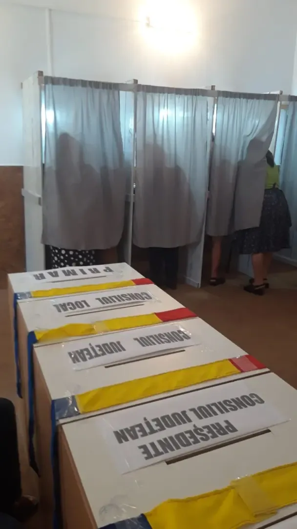 cermei cabine de vot1